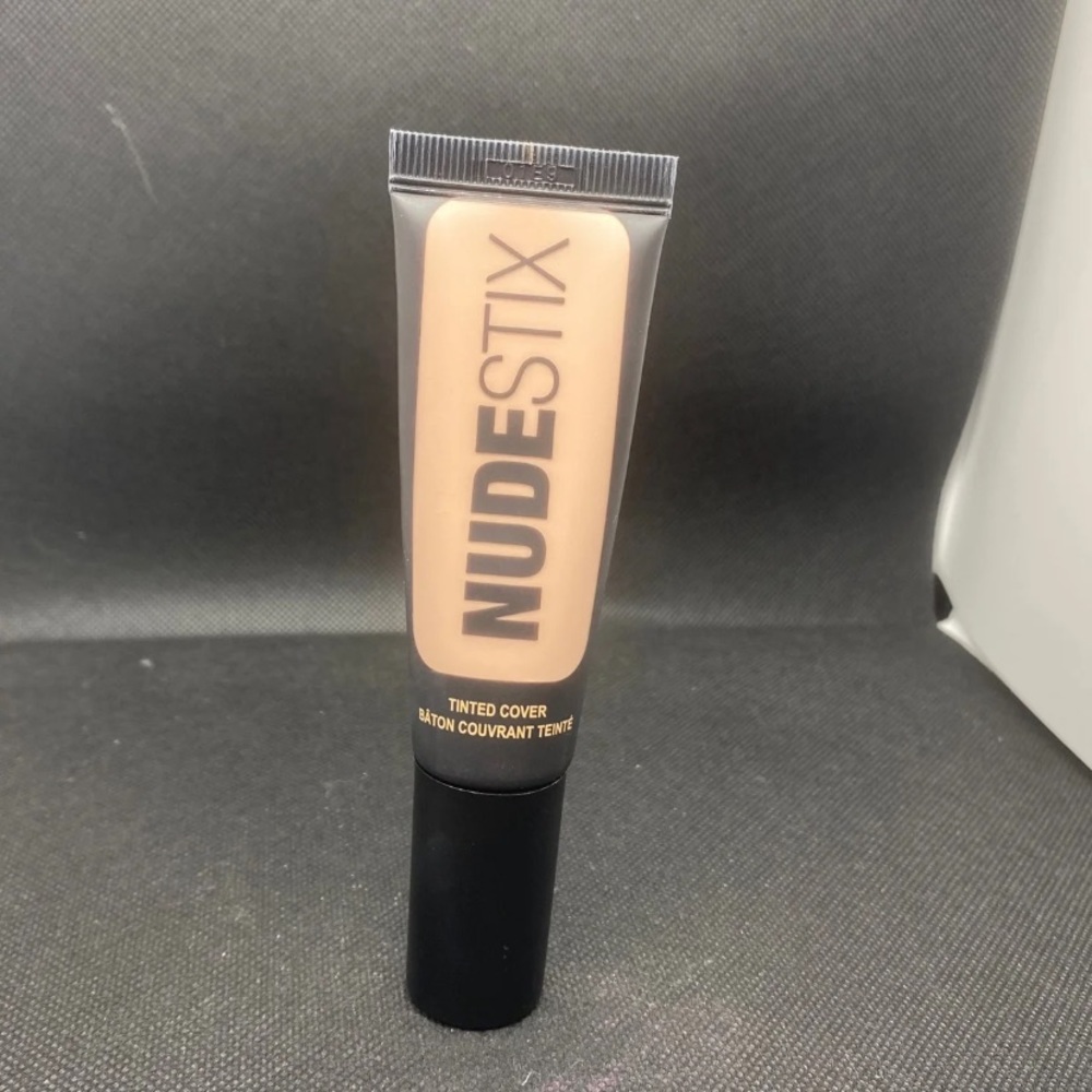 Tinted Cover Nude 1.5 Nudestix foundation